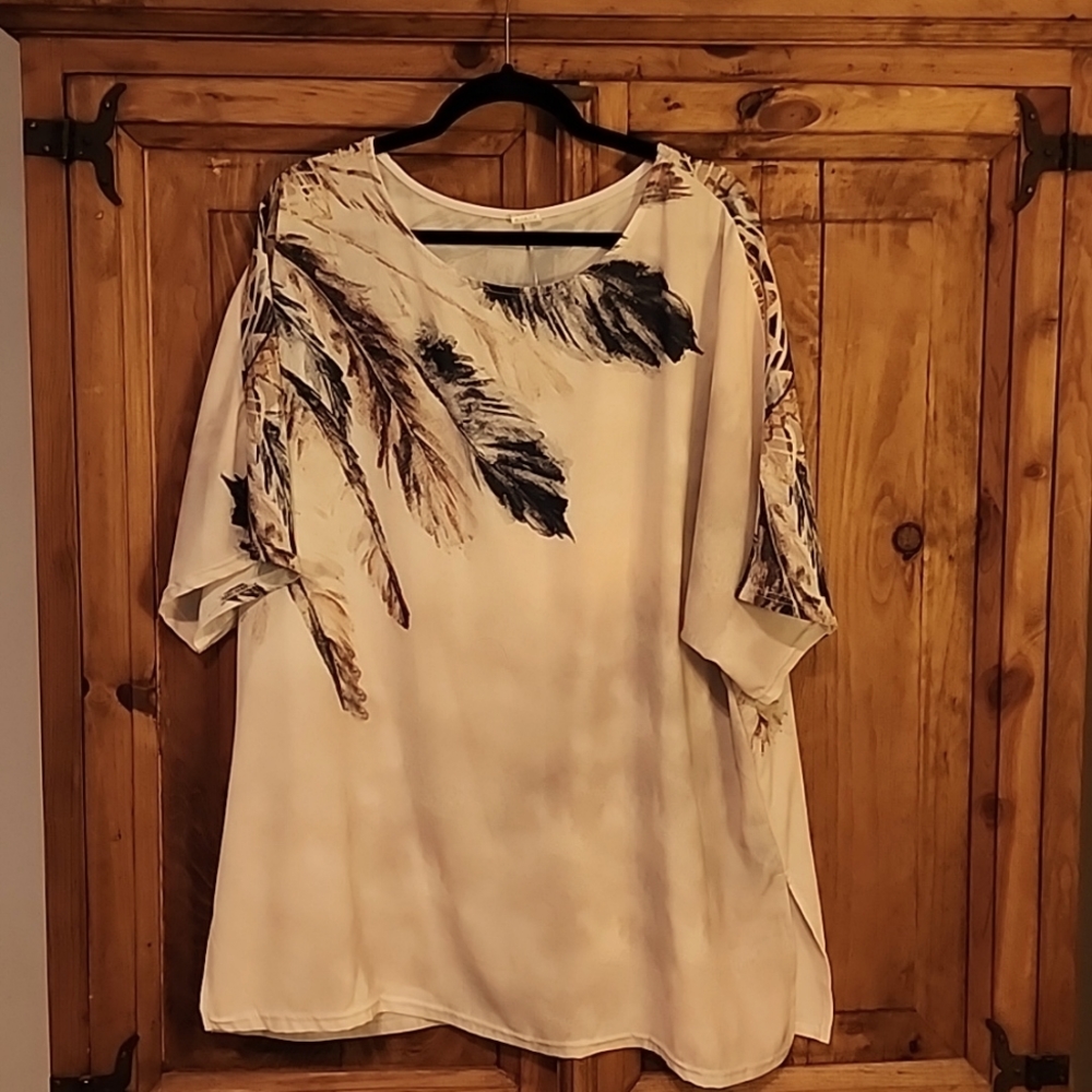 Women's pull over top with feather design 2xl